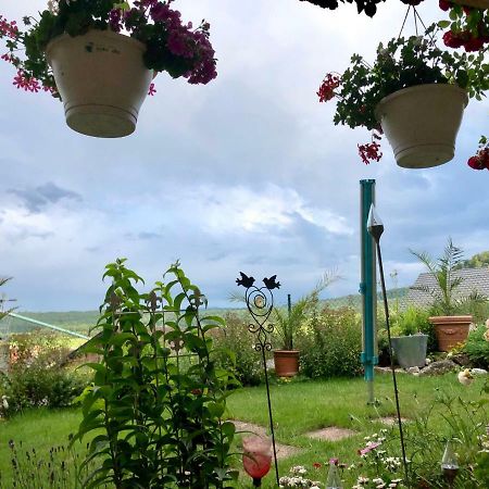 Mona'S Sleep & Go Bed and Breakfast Buren  Exteriör bild