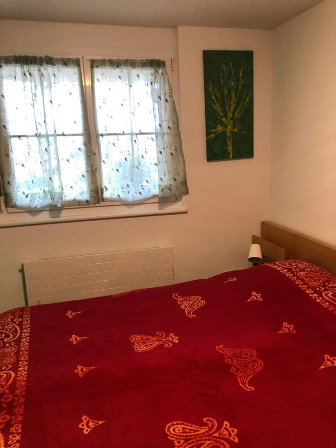 Mona'S Sleep & Go Bed and Breakfast Buren  Exteriör bild