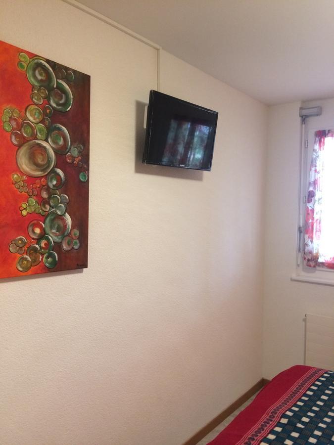 Mona'S Sleep & Go Bed and Breakfast Buren  Exteriör bild