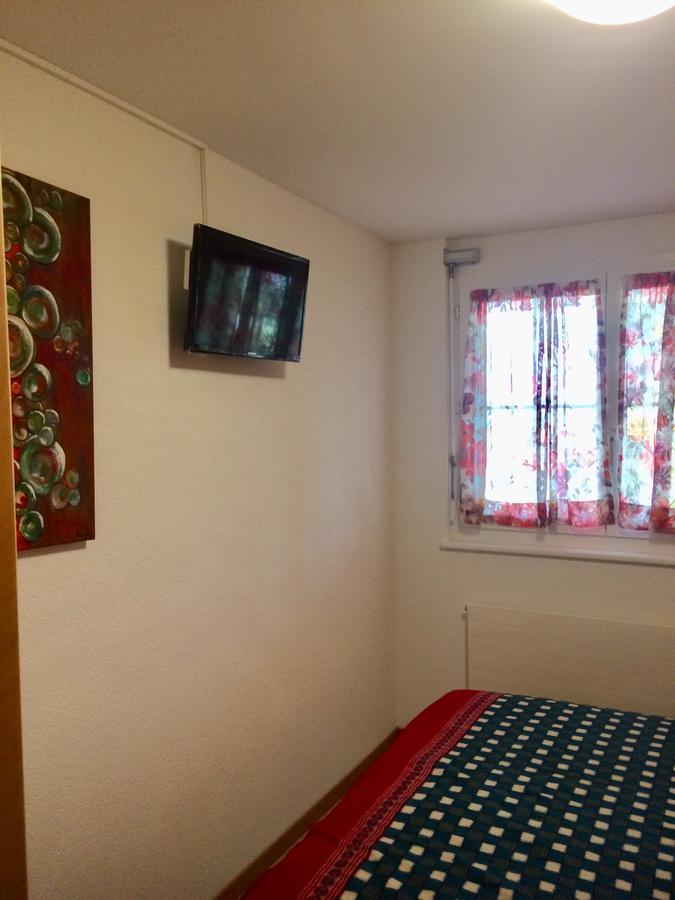 Mona'S Sleep & Go Bed and Breakfast Buren  Exteriör bild